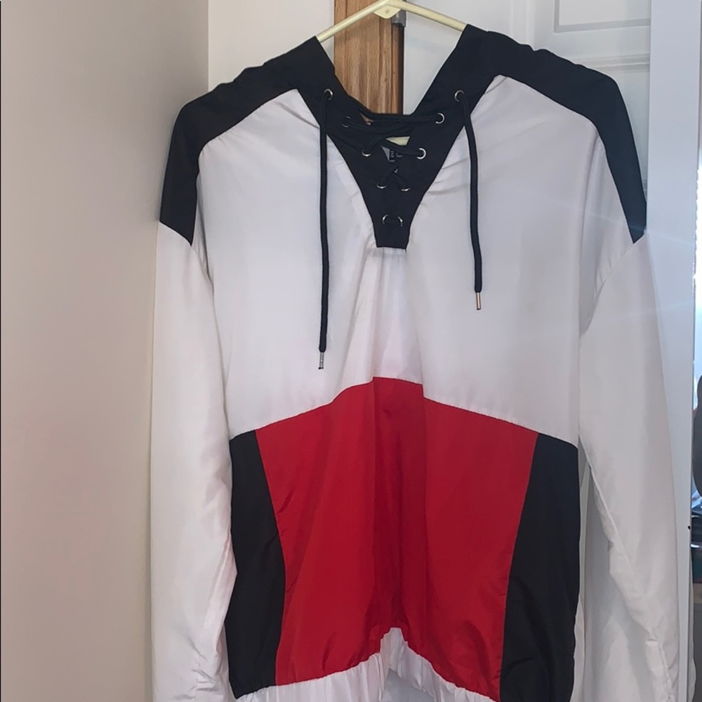 Women’s Wind Breaker